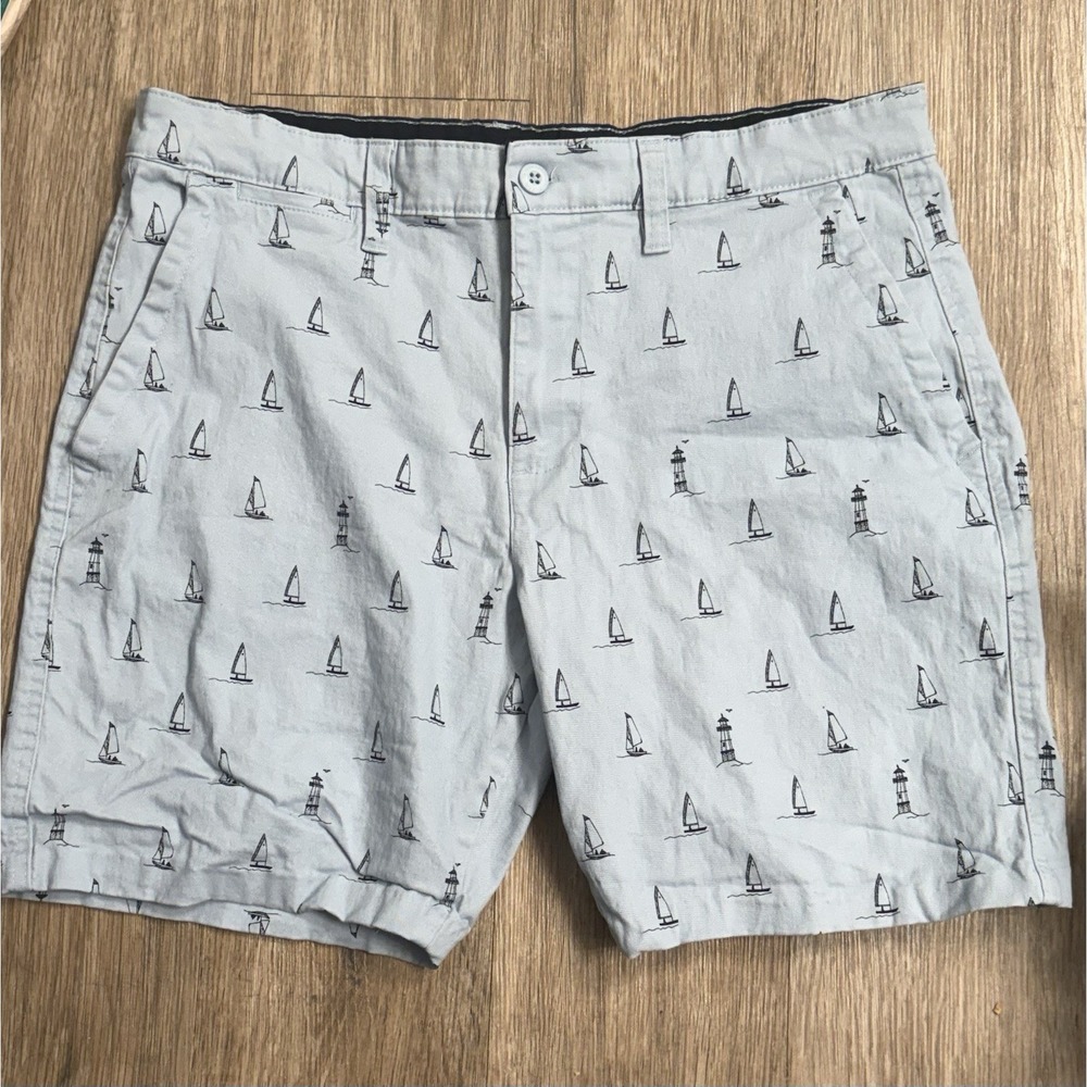 Rugby University Mens 34 Blue Sailboat Print Stretch Flat Front Shorts Nautical